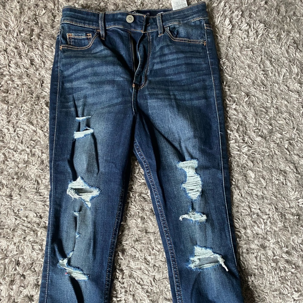 High rise ripped jeans